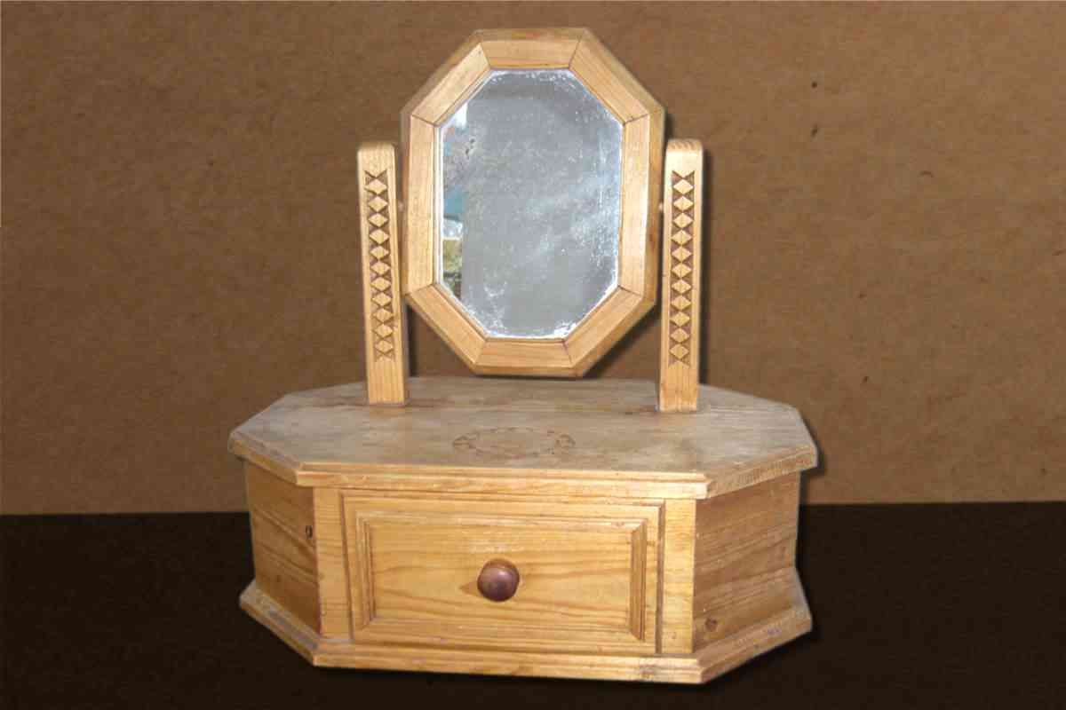 Bild Schminktischchen